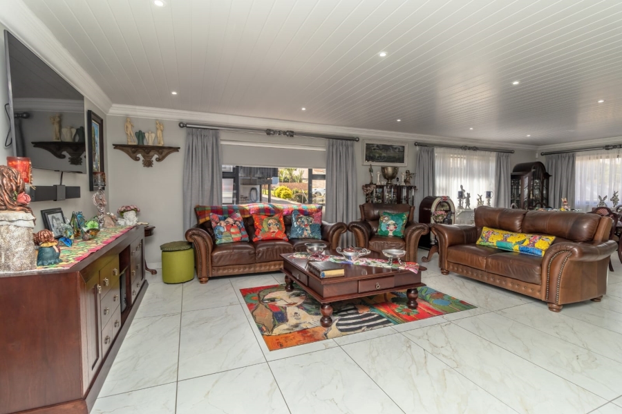 4 Bedroom Property for Sale in Monte Christo Western Cape